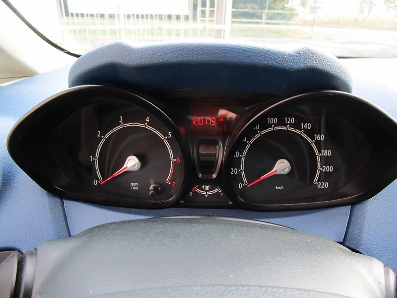Ford Fiesta 1,2-44KW-NOVÉ ROZVODY+OLEJ - fotka 10 z 13