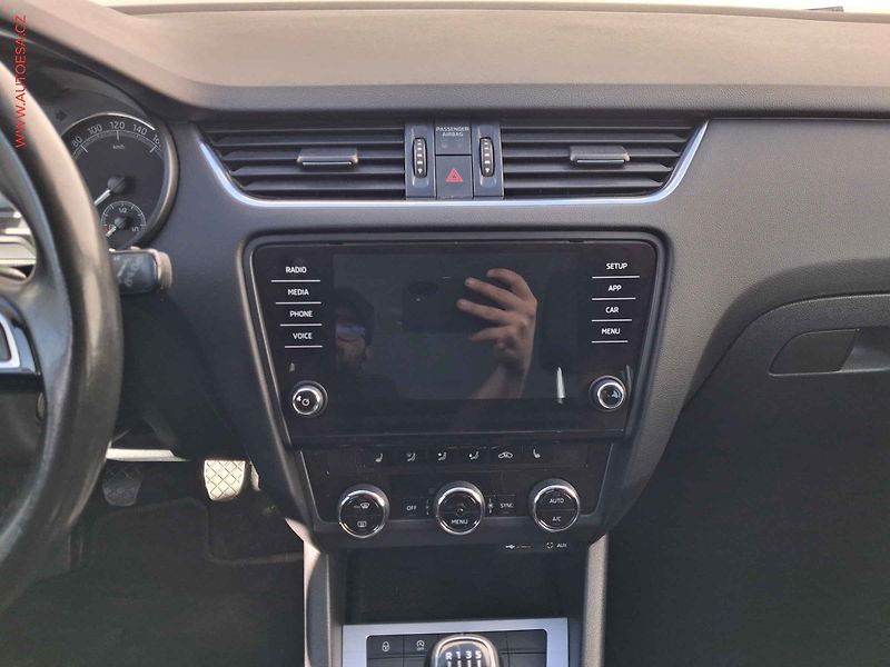 Škoda Octavia (2017) 1.4 TSi, Drive, LED - fotka 12 z 16
