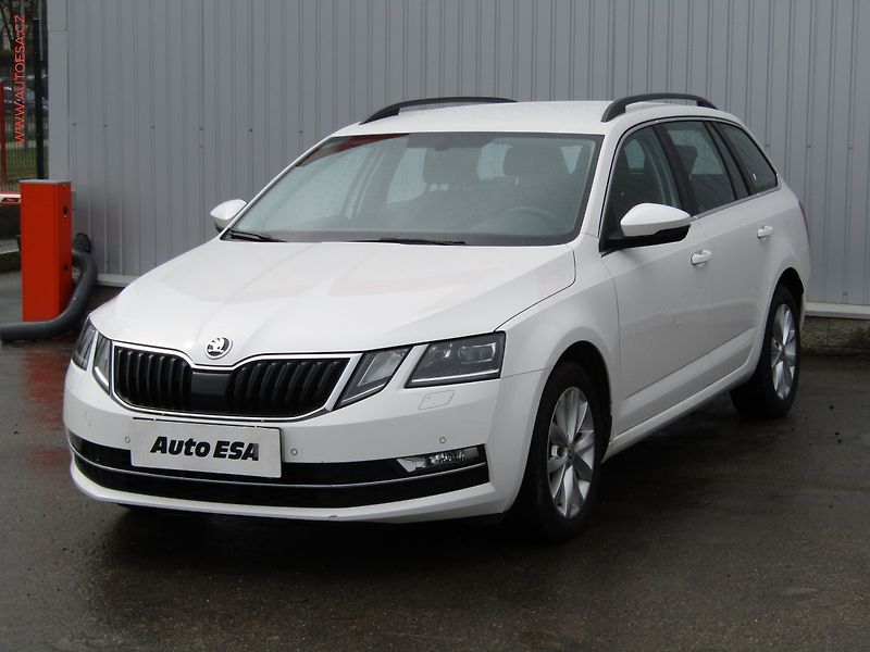 Škoda Octavia (2017) 1.8TSi 4x4, 2.maj,ČR, Style - fotka 3 z 19