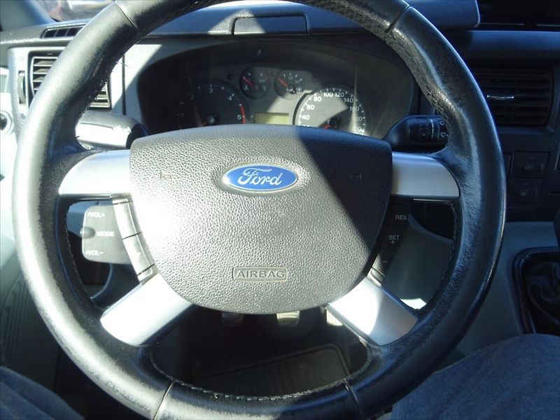 Ford Transit 2,2 - fotka 17 z 22