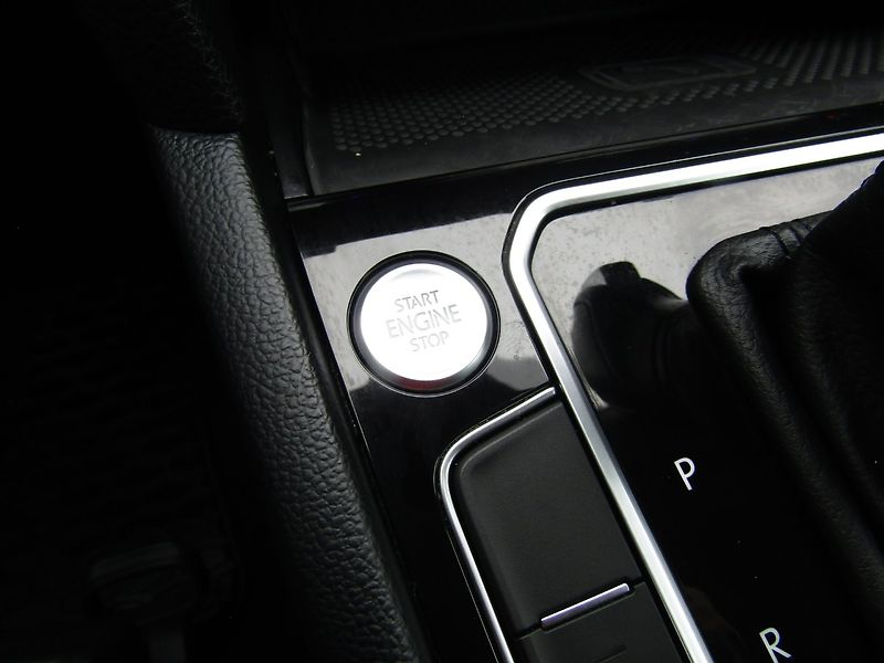 Volkswagen Passat (2021) 2.0 TDI 110kW DSG ACC - fotka 40 z 46
