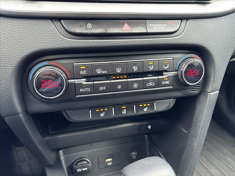 Kia Ceed 1,5 TGDi AT TOP ZÁRUKA CARPLAY - fotka 28 z 42