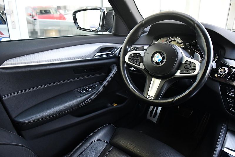 BMW Řada 5 530D M-SPORT 2xKOLA  - fotka 23 z 53