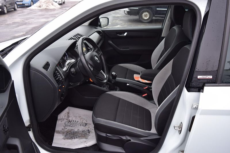 Škoda Fabia (2016) 1.2TSI 81kw AMBITION JOY OPS - fotka 21 z 49