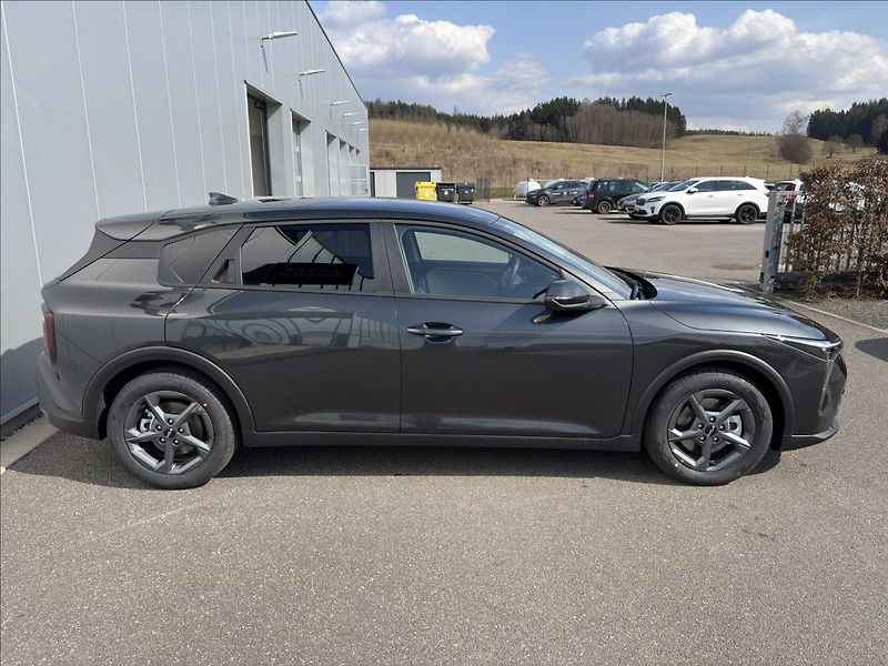 Kia K4 (2026) 1,0   T-GDI 7DCT EXCLUSIVE - fotka 4 z 19