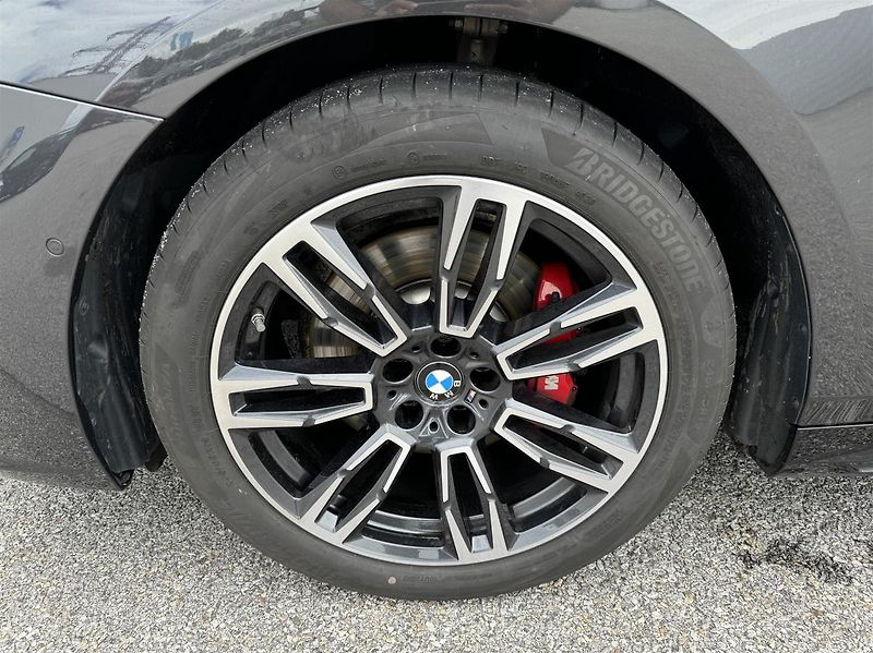 BMW Řada 5 520d xDrive Sedan - fotka 3 z 11
