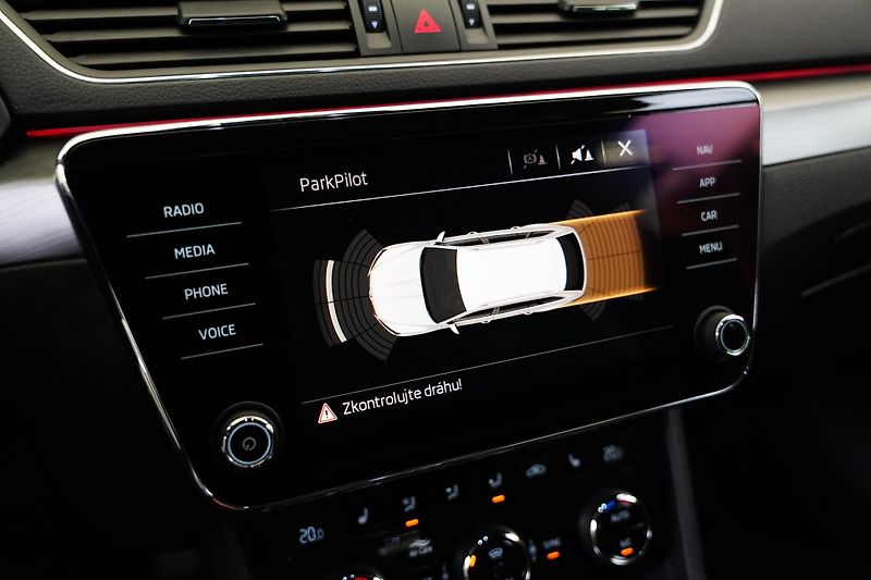 Škoda Superb - fotka 20 z 29