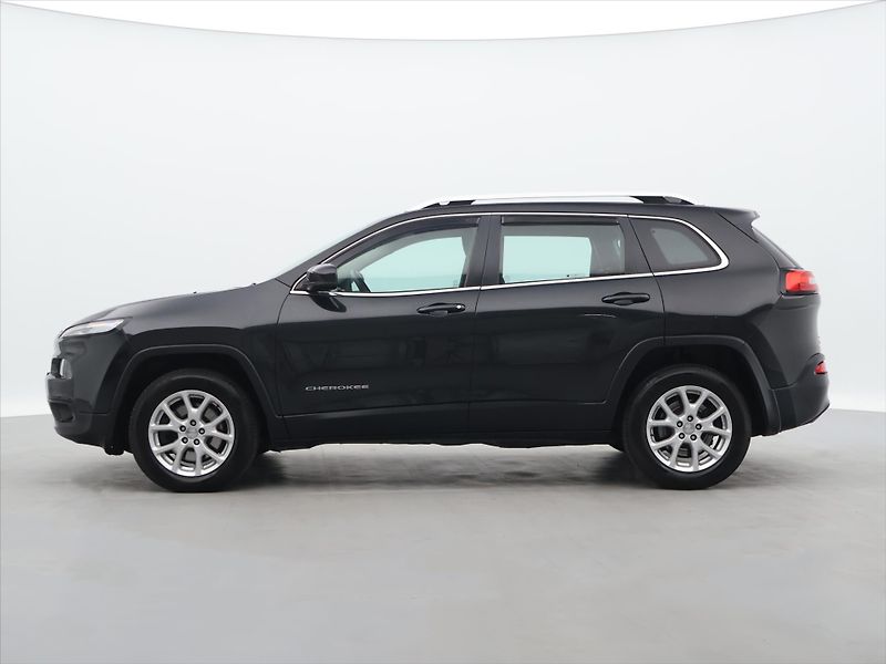 Jeep Cherokee 2,0 CRDI 125kW Aut. 4x4 - fotka 4 z 31