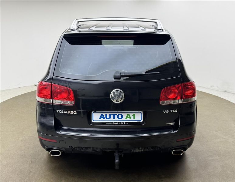 Volkswagen Touareg 3,0 165kW V6 NZ.TOP KŮŽE TAŽNÉ - fotka 5 z 42