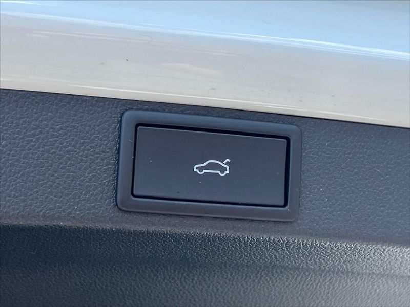 Škoda Octavia 2,0 TDi 110kW 7DSG SPORTLINE - fotka 25 z 29