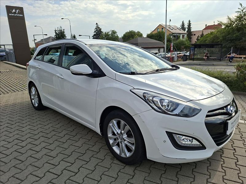 Hyundai i30 1,6 Trikolor 88KW - fotografie inzerátu
