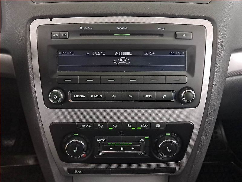 Škoda Octavia (2012) Elegance 1.6 TDI, po STK - fotka 12 z 17