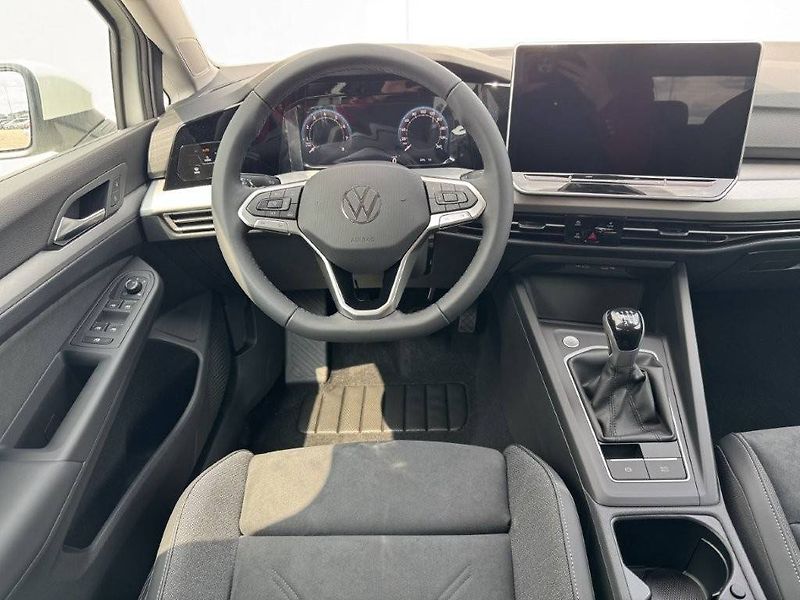Volkswagen Golf (2026) People 6G 1,5TSI - fotka 6 z 7