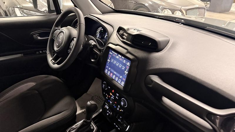 Jeep Renegade (2022) T4 4X4, PHEV,5REZERVOVÁNO - fotka 15 z 34