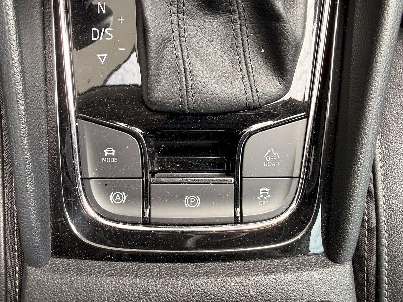 Škoda Karoq (2019) STYLE 4X4 SCR TDI 2.0/140KW 7D - fotka 26 z 26