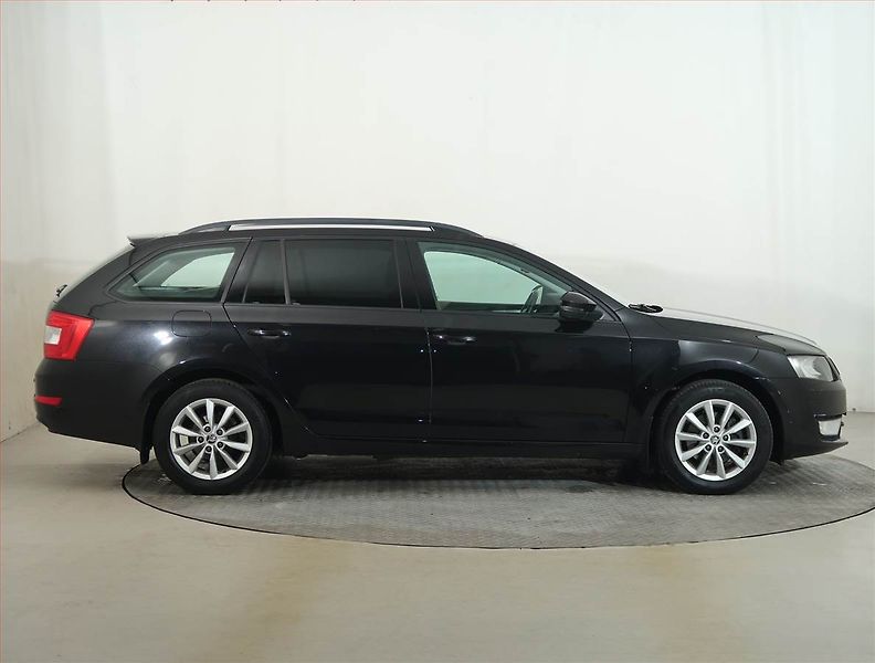 Škoda Octavia (2016) Ambition 2.0 TDI, Tempomat - fotka 6 z 13