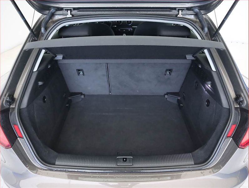 Audi A3 (2016) 1.4 TFSI, Automat, Bi-Xenony - fotka 14 z 19