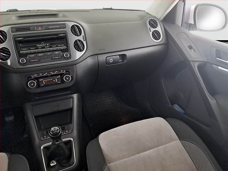 Volkswagen Tiguan (2012) 2.0 TDI, 4X4, Tempomat - fotka 8 z 16