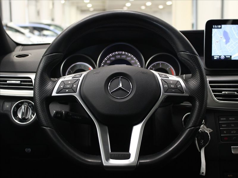 Mercedes-Benz Třídy E E350cdi 4M AMG Pano.Tažné   3, - fotka 9 z 27