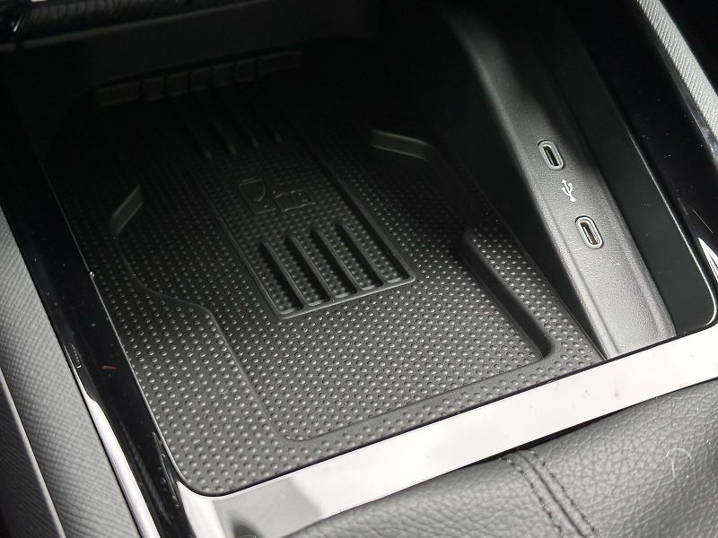 Škoda Scala 1.5TSi DSG 150PS LED V.Cockpit - fotka 35 z 44
