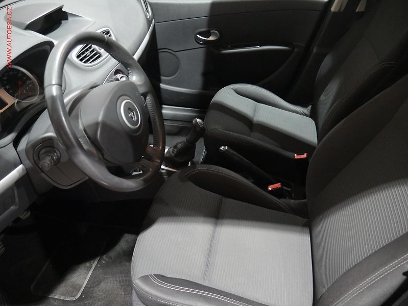 Renault Clio (2012) 1.2, ČR, AC, el. výbava - fotka 8 z 16