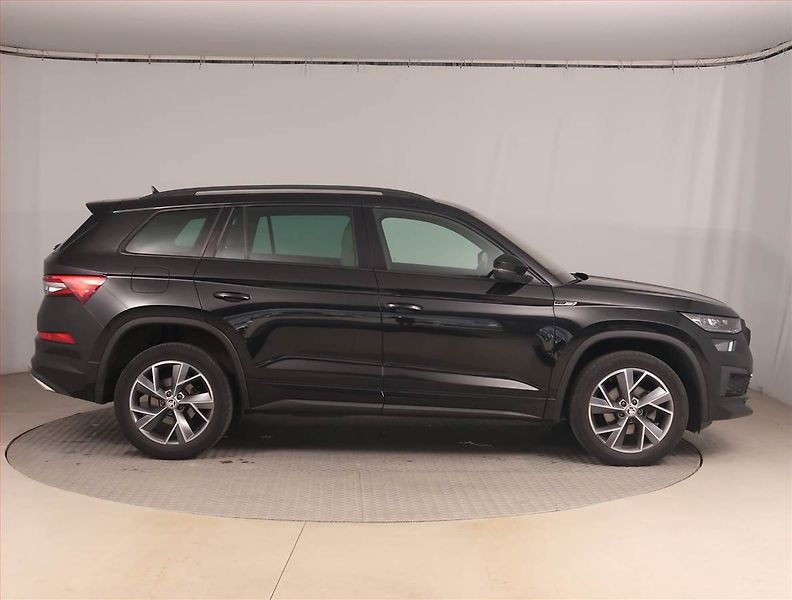 Škoda Kodiaq (2022) Sportline 1.5 TSI - fotka 6 z 20