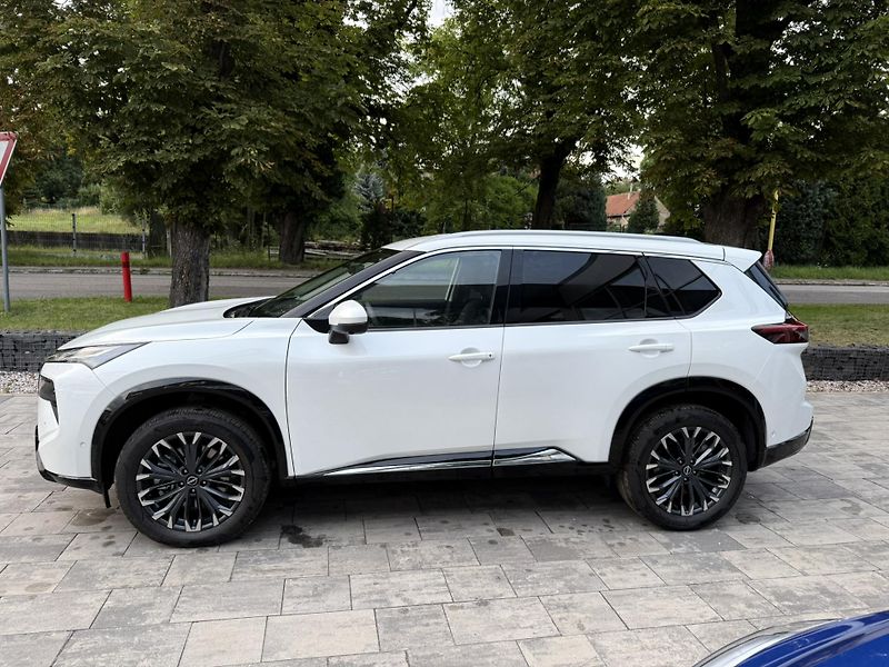 Nissan X-Trail (2026) E-POWER e-4ORCE TEKNA - fotka 8 z 19