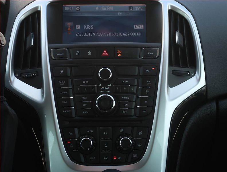 Opel Astra (2011) 1.4 T, Automat, Navi, Xenony - fotka 12 z 20