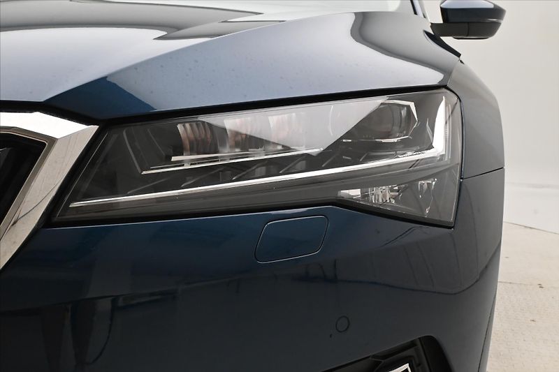 Škoda Superb 2,0 TDI 110kW DSG Style Záruka - fotka 31 z 33