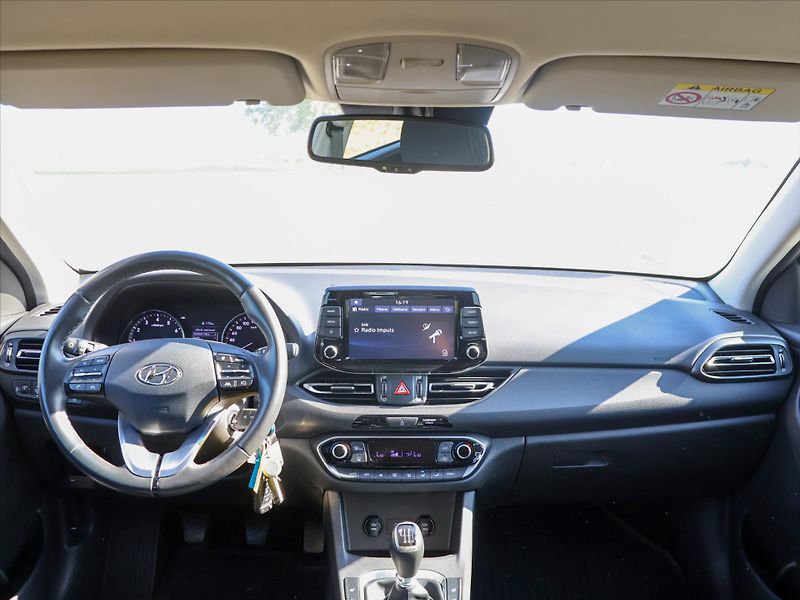Hyundai i30 1,0 T-GDI 88kW Smart 1.Maj DPH - fotka 23 z 30
