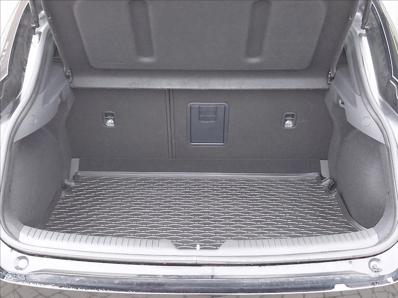 Hyundai i30 FB 1,5 TGDI DCT N LINE - fotka 22 z 22