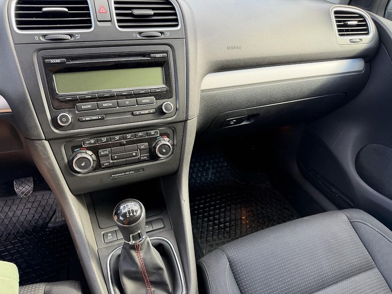 Volkswagen Golf 1.2 Tsi 77kw - fotka 6 z 11