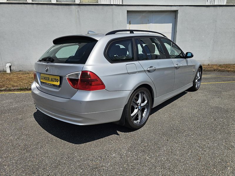 BMW Řada 3 (2006) E91  - fotka 5 z 15