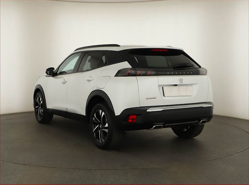 Peugeot 2008 (2021) 1.2 PureTech, Tempomat - fotka 4 z 14