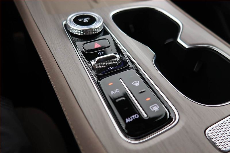 Chery Tiggo 8 (2026) 1.6 TGDI, UNIQUE, Ad. tempomat - fotka 18 z 23