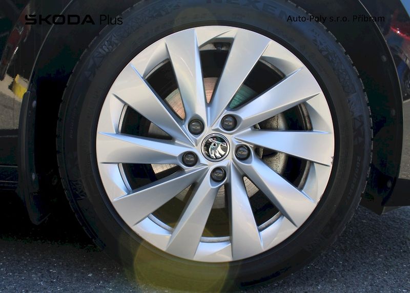 Škoda Octavia (2024) Style 1.5TSI / 110 kW 7°DSG - fotka 24 z 24