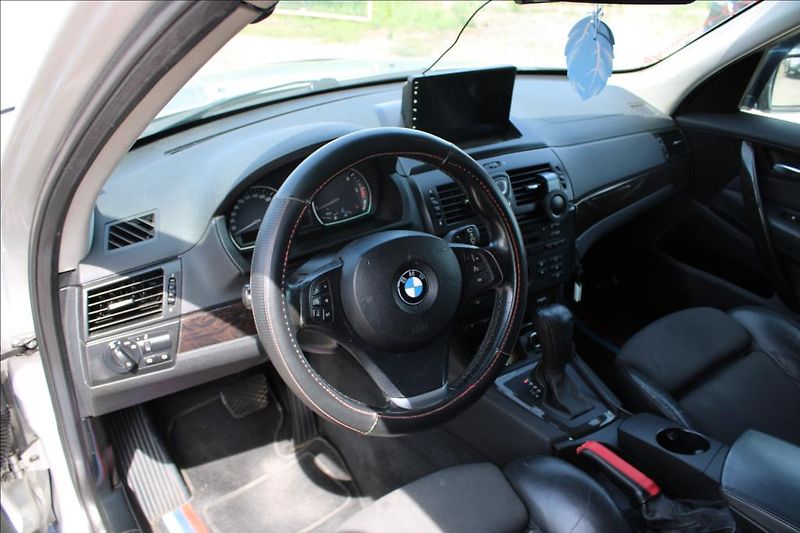 BMW X3 2,0 D  4 x 4, AUTOMAT - fotka 9 z 26