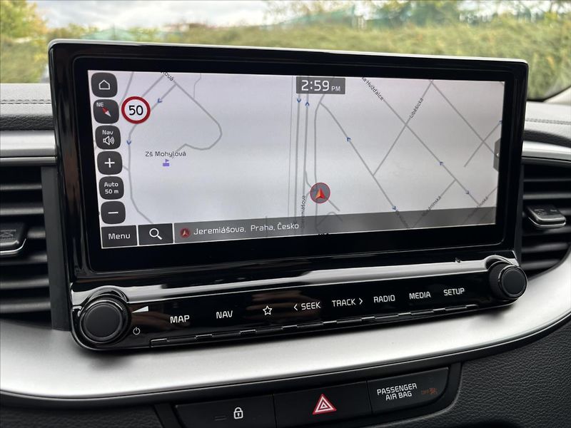 Kia Ceed 1,5 TGDi TOP ZÁRUKA - fotka 18 z 40