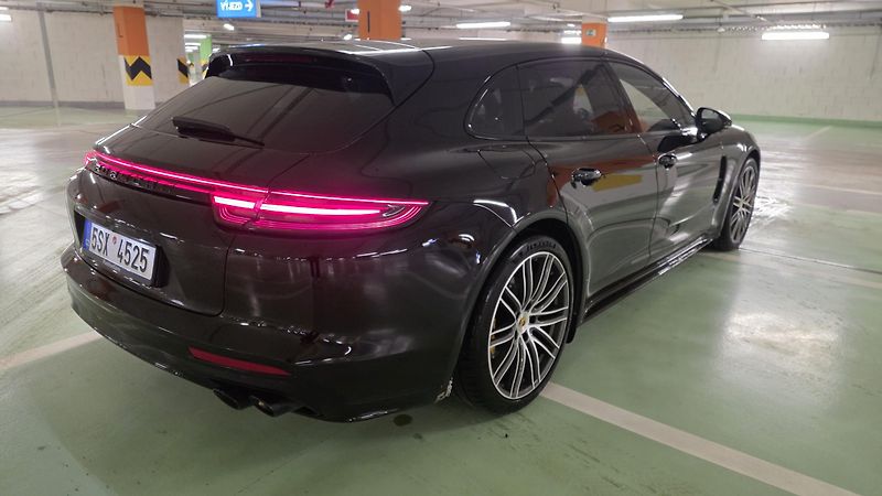 Porsche Panamera (2019) TURBO CERAMIC NOČNÍ PANO MAX - fotka 4 z 16