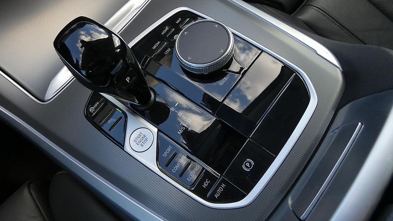 BMW X5 xDrive 40i - fotka 16 z 22