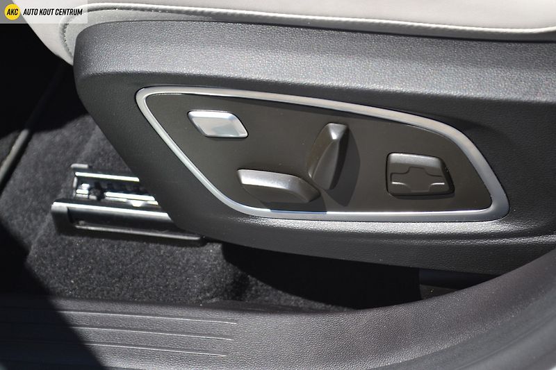 Renault Espace ICONIC E-TECH FULL HYBRID 200k - fotka 32 z 73