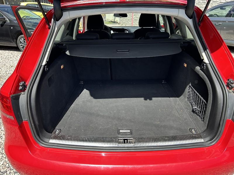 Audi A4 (2010) 2.0 TDi 105 KW manuál  - fotka 15 z 24