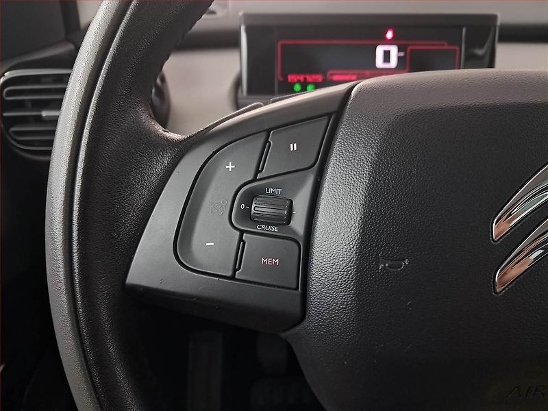Citroën C4 Cactus (2015) Live 1.2 PureTech, Serv.kniha - fotka 17 z 19