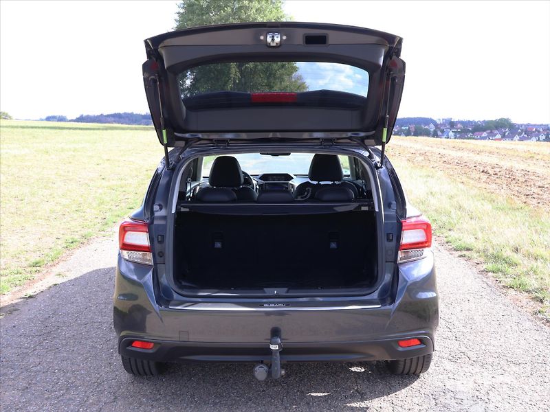 Subaru Impreza 1,6 i Aut. AWD Premium 1.Maj - fotka 9 z 33