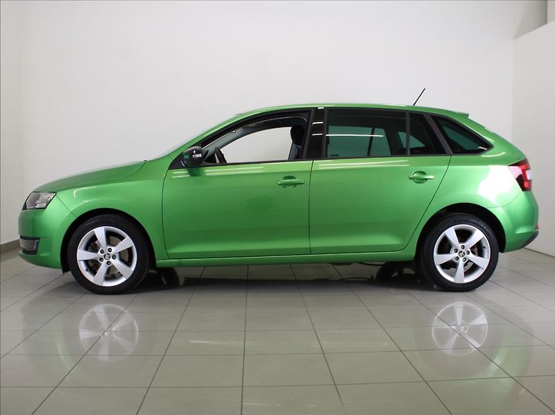 Škoda Rapid 1,2 TSi 81kW Style+ 37tkm! 1.m - fotka 5 z 26