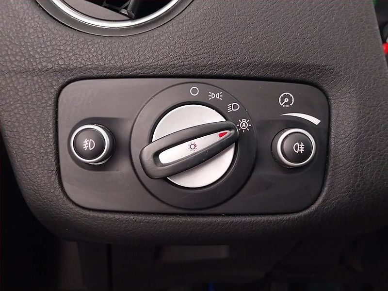 Ford Mondeo (2011) Titanium 2.0 TDCi, Xenony - fotka 19 z 21