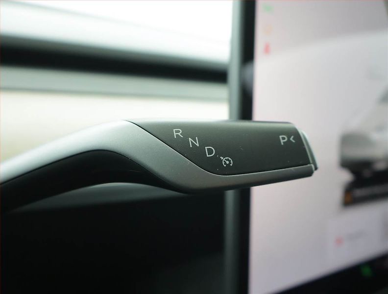 Tesla Model Y (2023) Long Range AWD 79kWh, SoH 86% - fotka 13 z 20