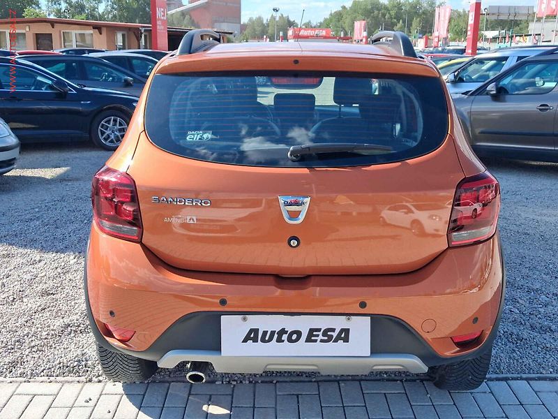 Dacia Sandero (2018) 0.9 TCe Stepway, Celebration - fotka 5 z 19