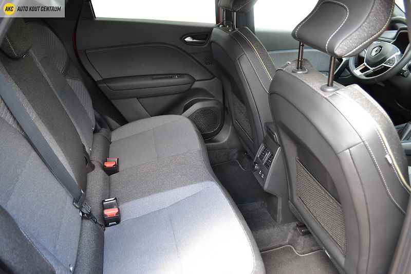 Renault Captur techno mild hybrid 140 - fotka 12 z 52