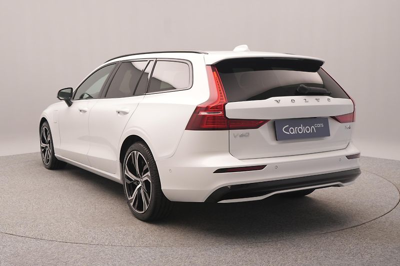 Volvo V60 (2026) T6 AWD Plug-in DARK ULTRA - fotka 10 z 24
